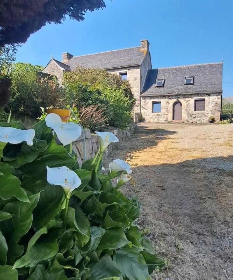 Casa de Férias Havre De Paix A 15 Min De La Mer Lanmeur